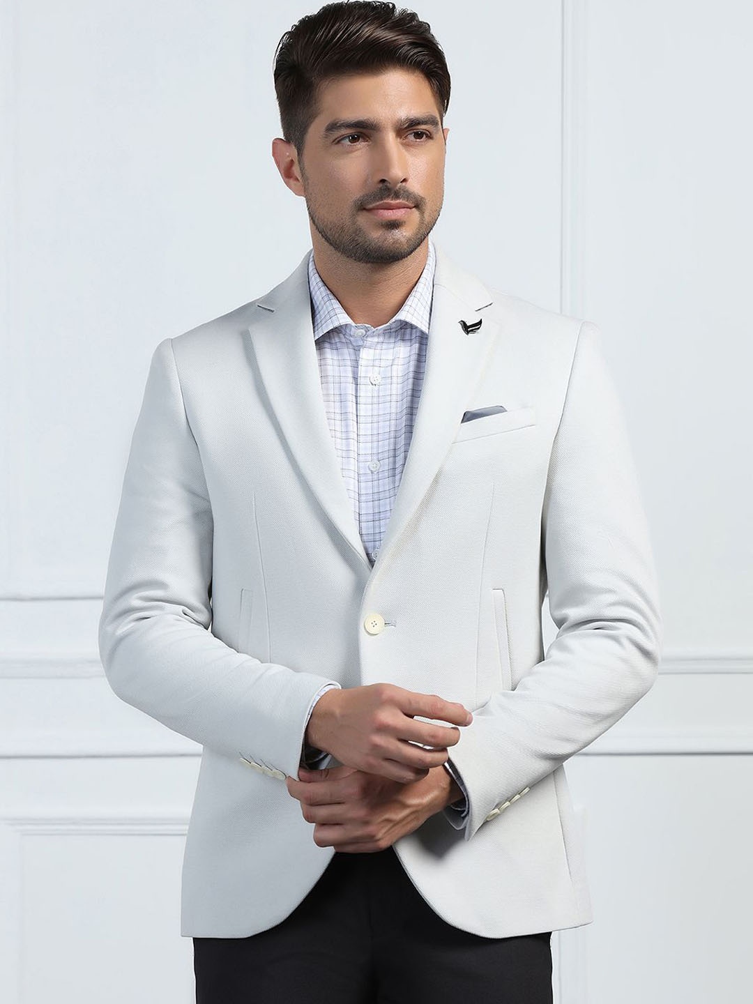 

Blackberrys Self Design Notched Lapel Collar Satin Slim-Fit Single-Breasted Blazer, Grey