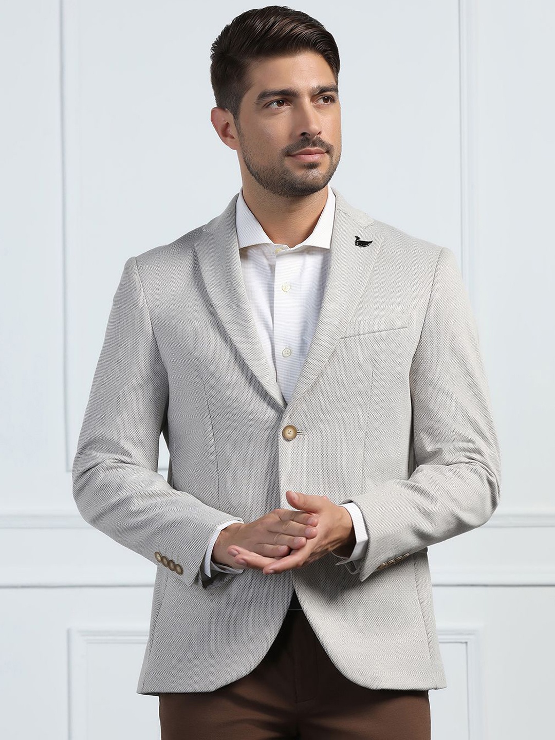 

Blackberrys Notched Lapel Slim Fit Single-Breasted Satin Formal Blazer, Beige