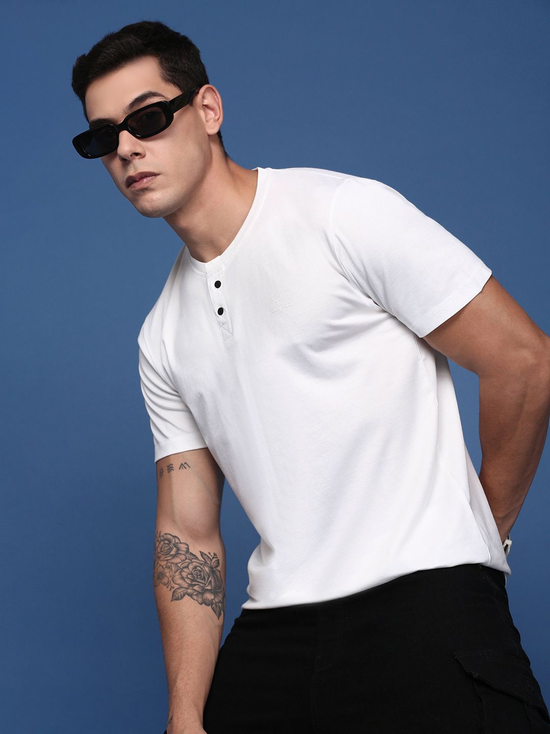 

SHOWOFF Men Solid Round Neck Cotton Slim Fit Tshirt, White