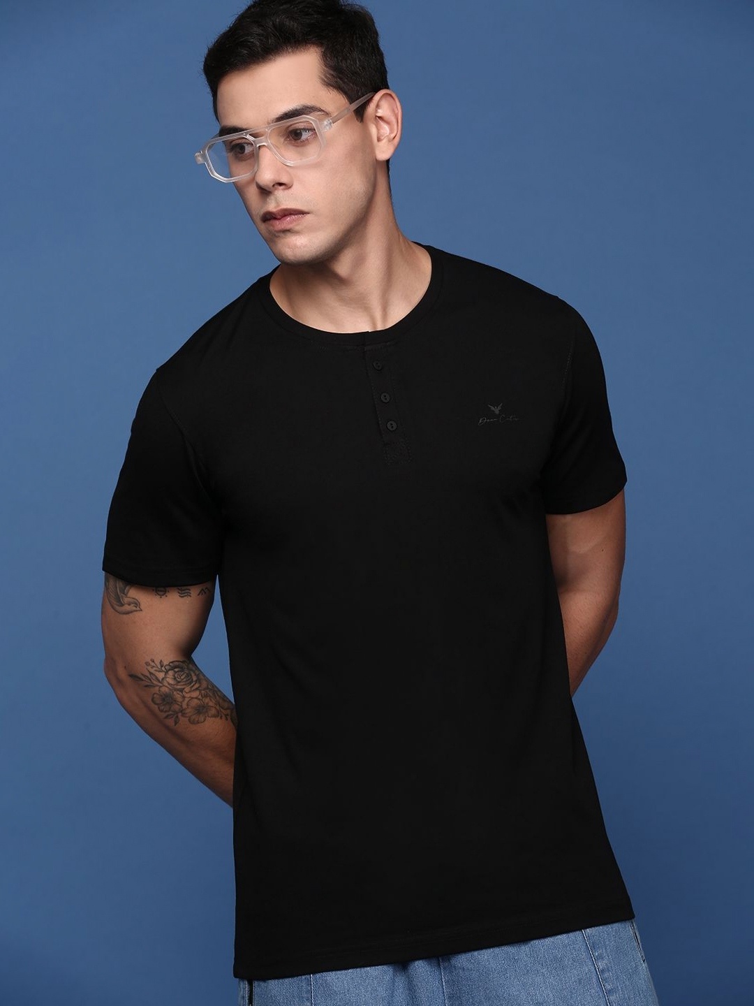 

SHOWOFF Men Solid Henley Neck Cotton Slim Fit Tshirt, Black