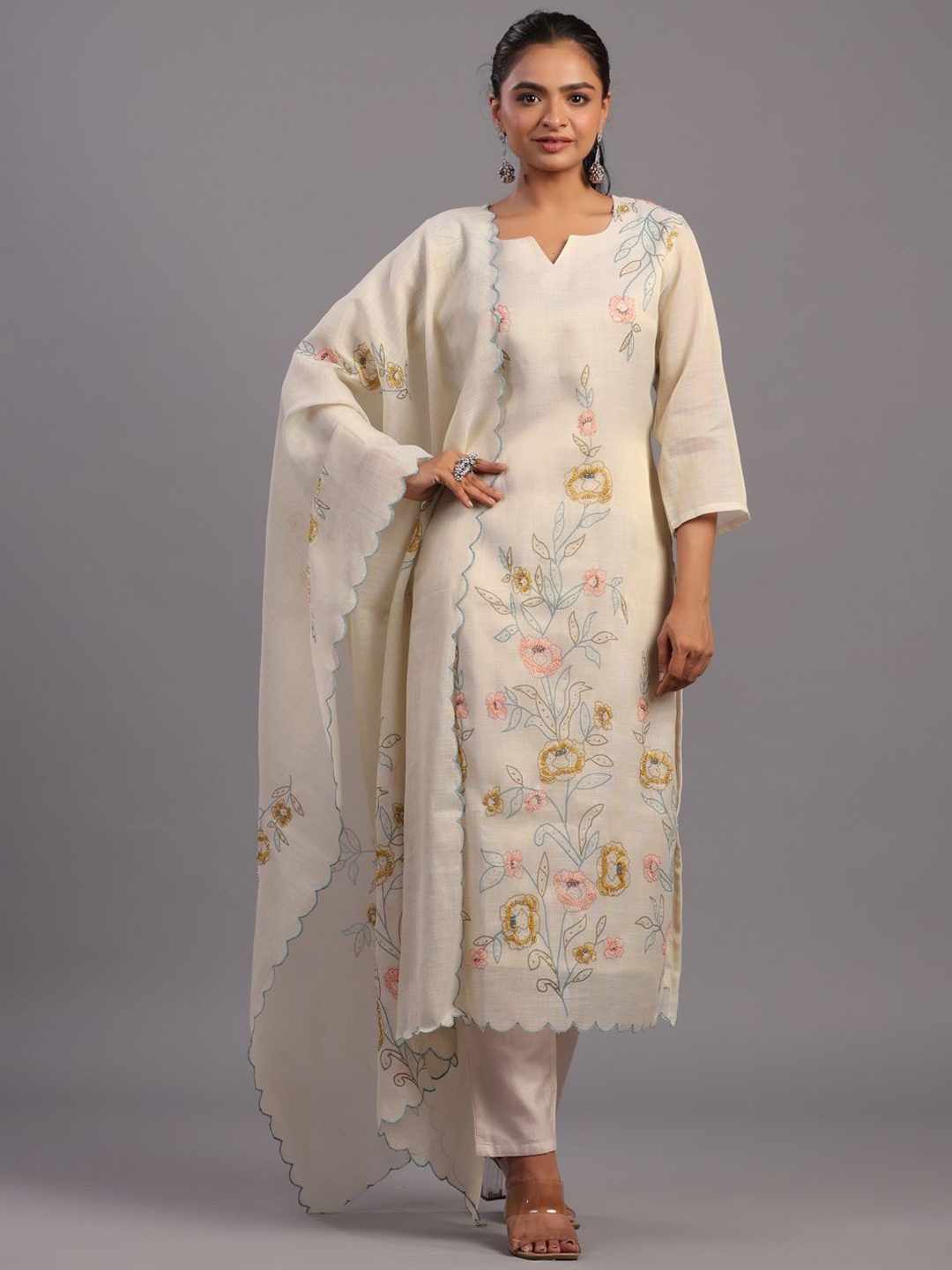 

Amchoor Floral Printed Regular Sequinned Tissue Kurta With Trousers & Dupatta, Cream