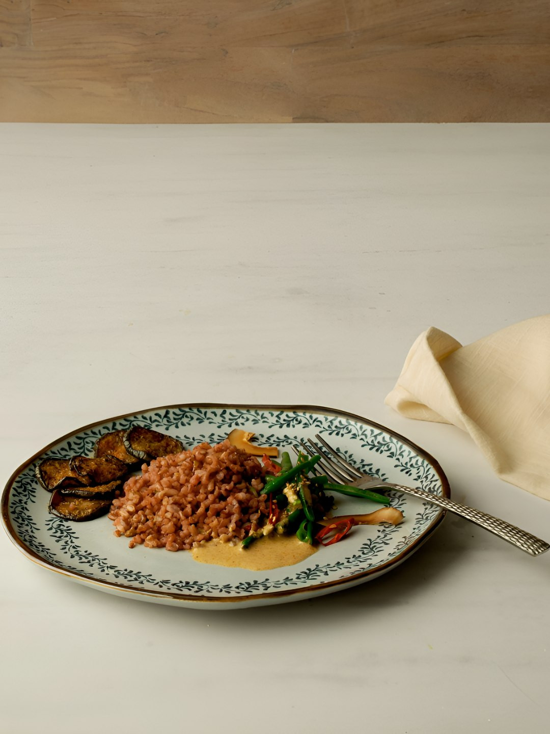 

ellementry Ocean Hearts Blue & White Floral Printed Glossy Ceramic Plate