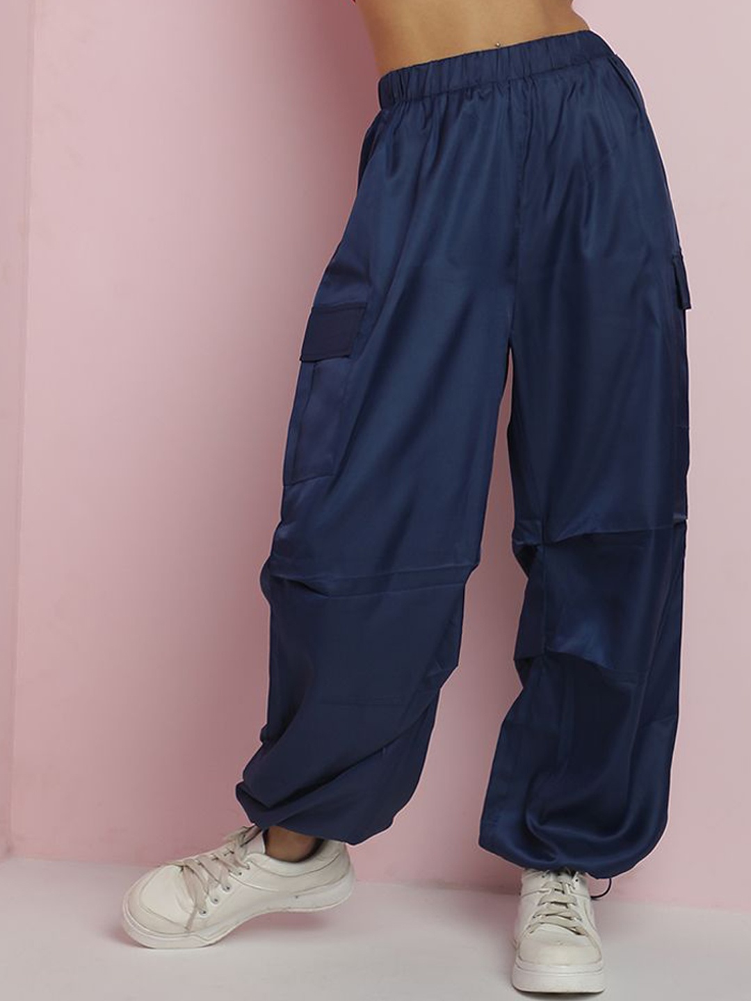

Kotty Women Solid Relaxed Mid-Rise Regular Fit Cargo Style Parachute Trousers, Navy blue