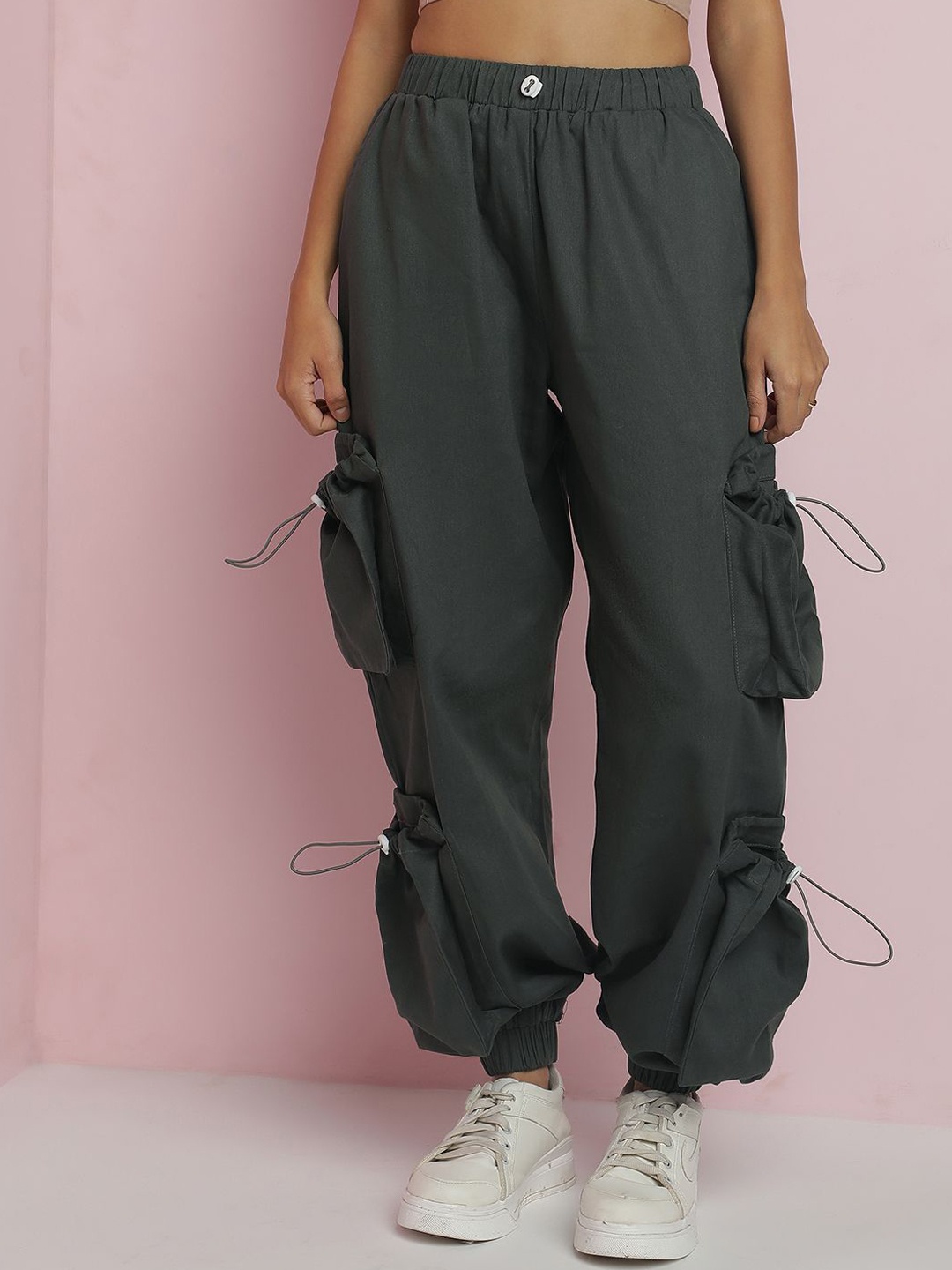 

Kotty Women Solid Relaxed High-Rise Parachute Trousers, Green