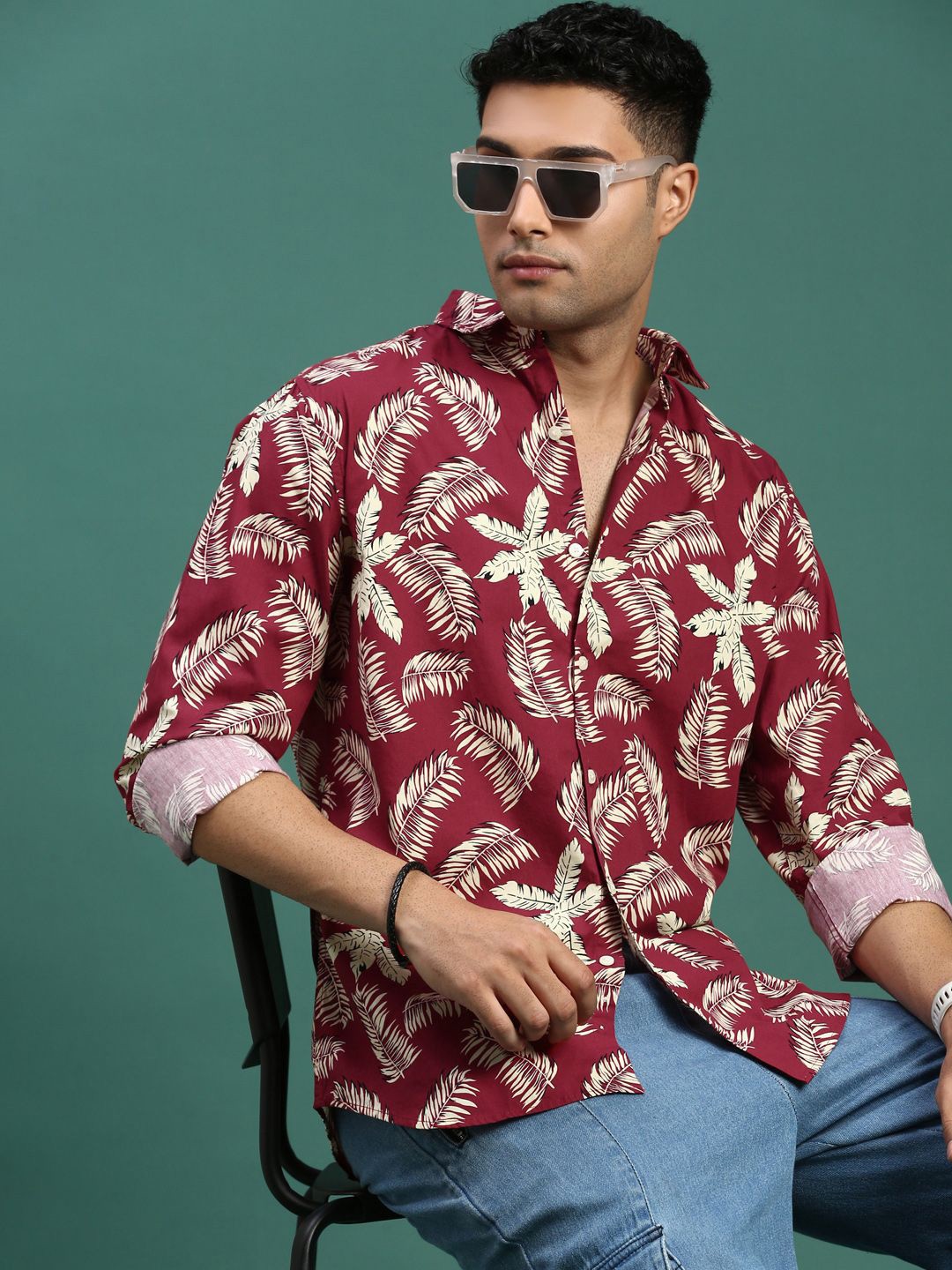 

SHOWOFF Men Standard Slim Fit Tropical Printed Casual Shirt, Maroon