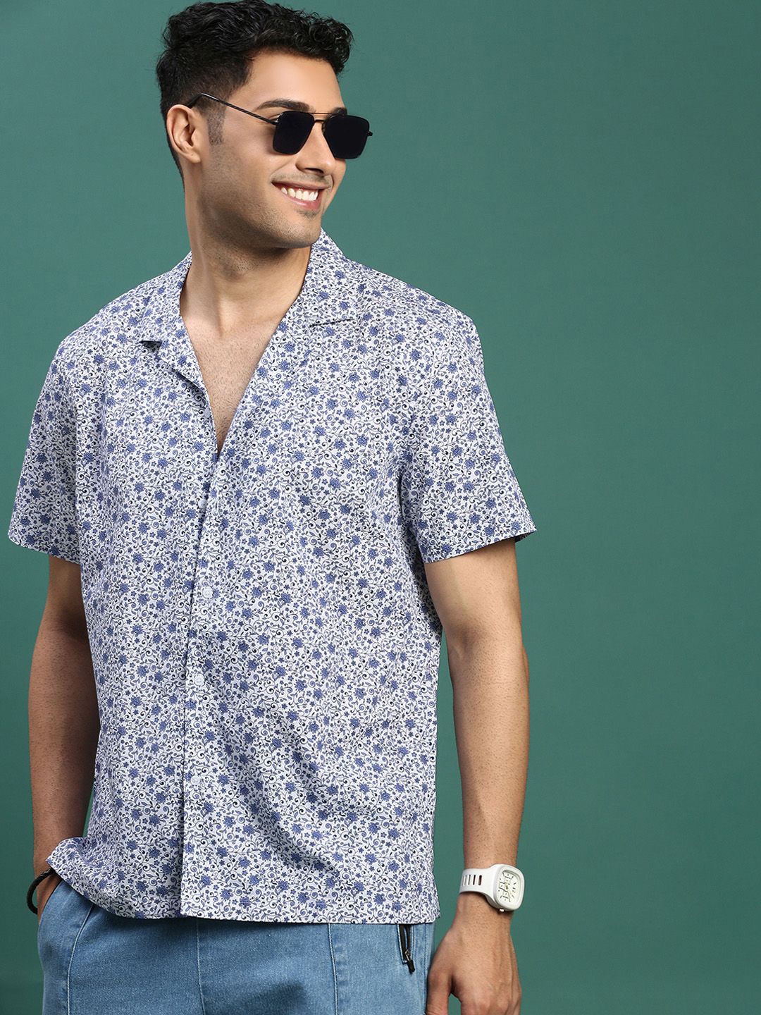 

SHOWOFF Men Standard Floral Printed Cuban Collar Casual Shirt, Blue