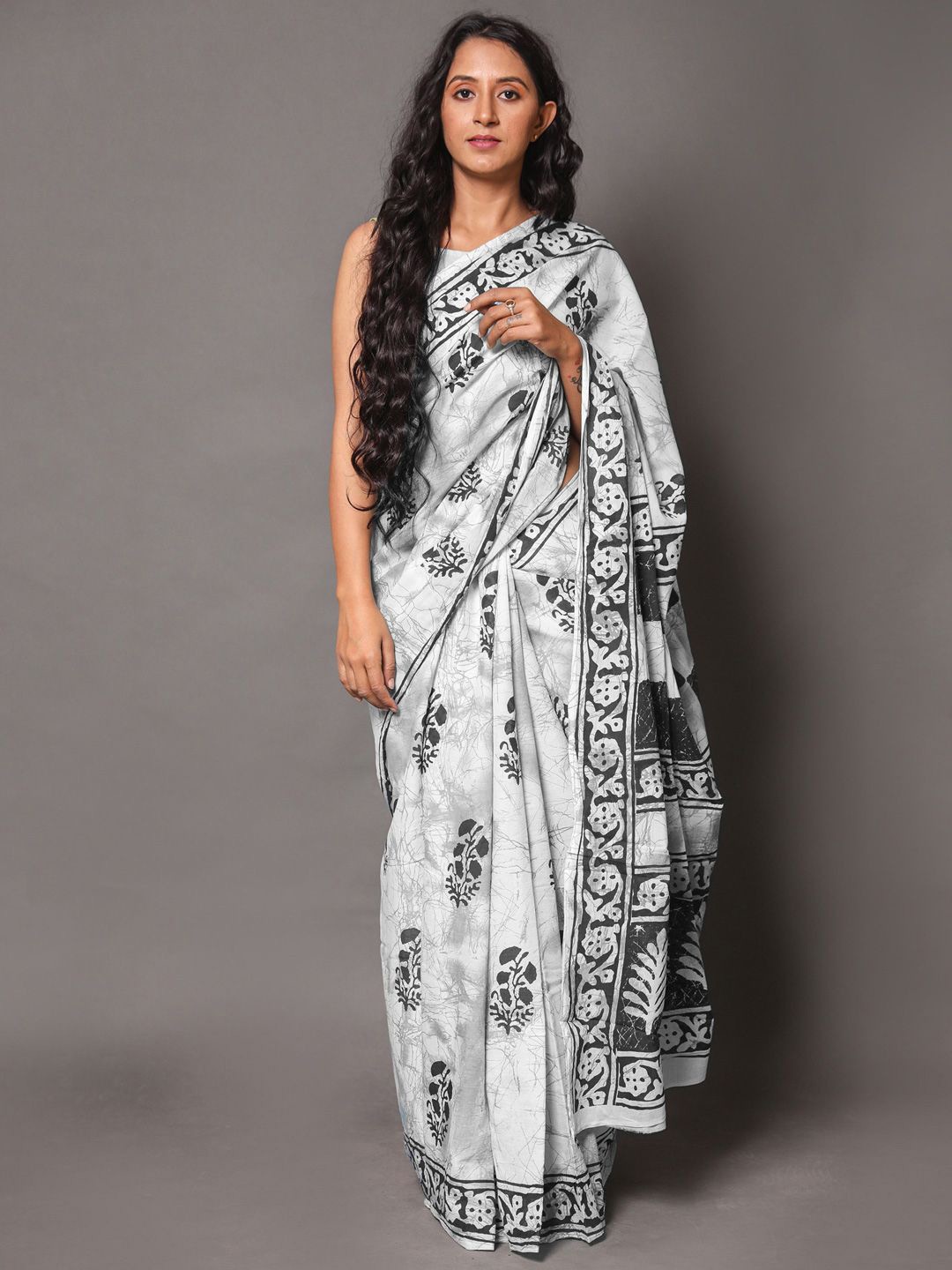 

BUTA BUTI Tie & Dye Ethnic Motif Pure Cotton Saree, Black