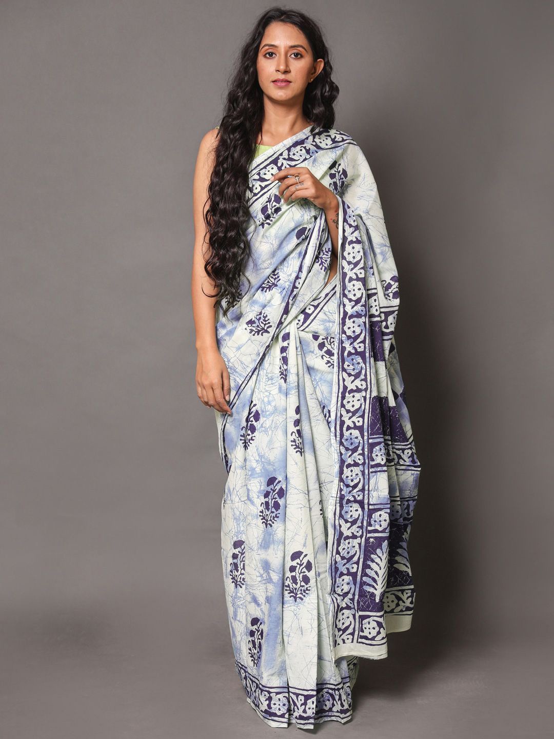 

BUTA BUTI Floral Pure Cotton Saree, Navy blue