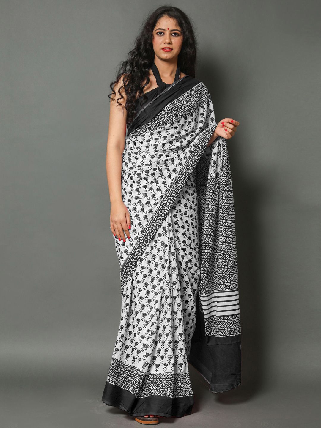 

BUTA BUTI Ethnic Motif Pure Cotton Saree, Black