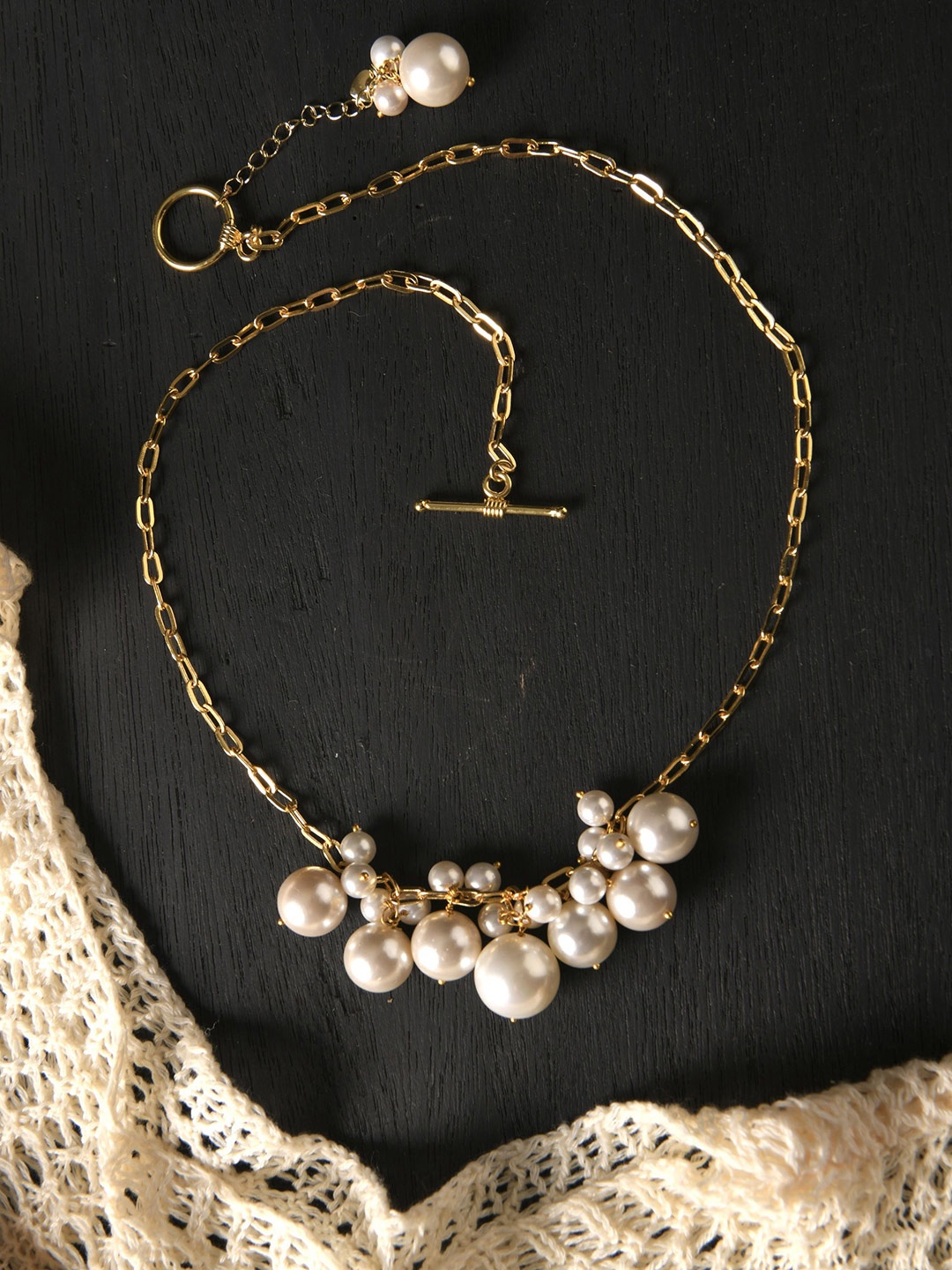 

Totapari Gold-Plated Pearls Beaded Necklace