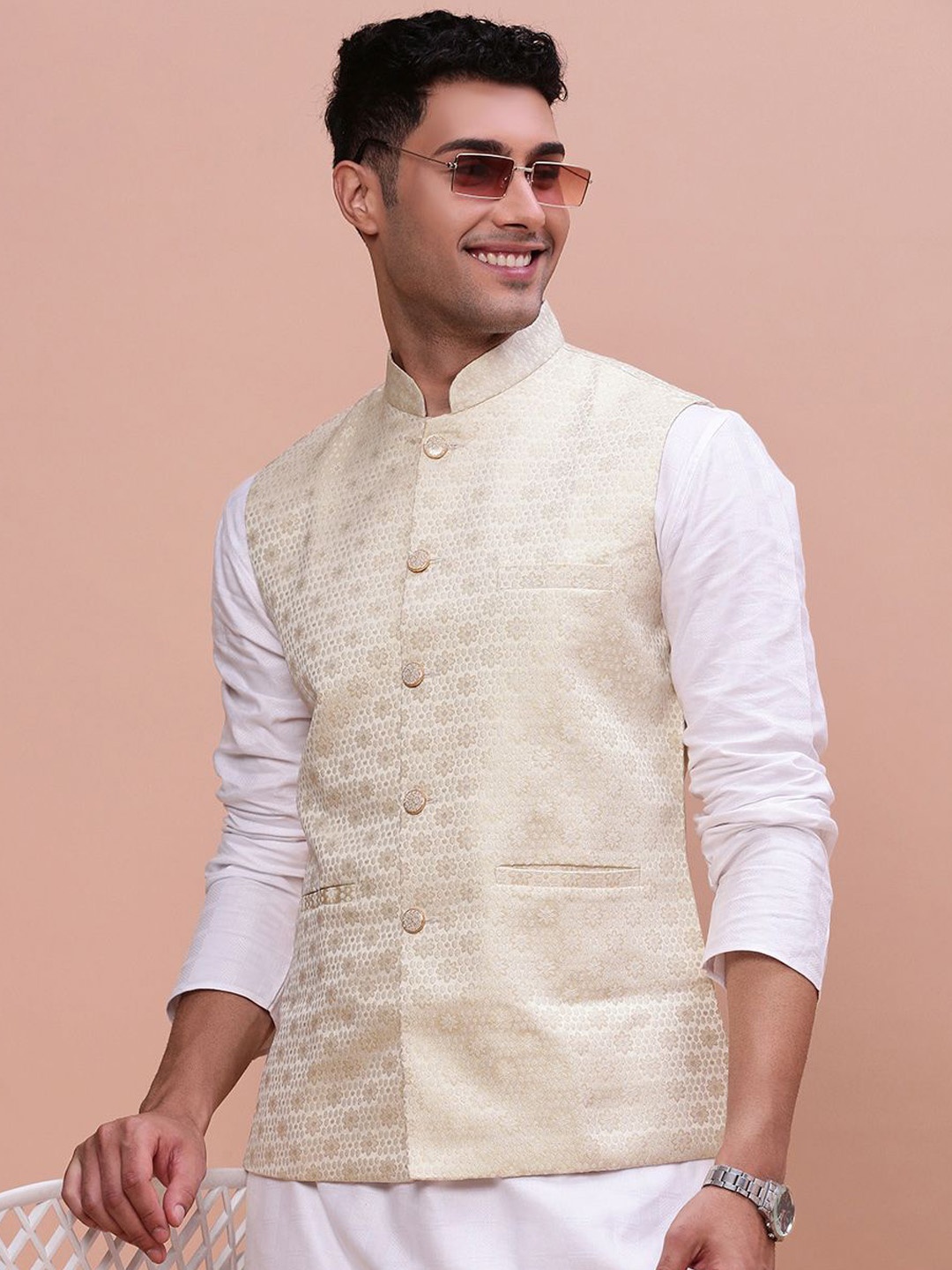 

SHOWOFF Woven-Design Slim-Fit Nehru Jacket, Cream