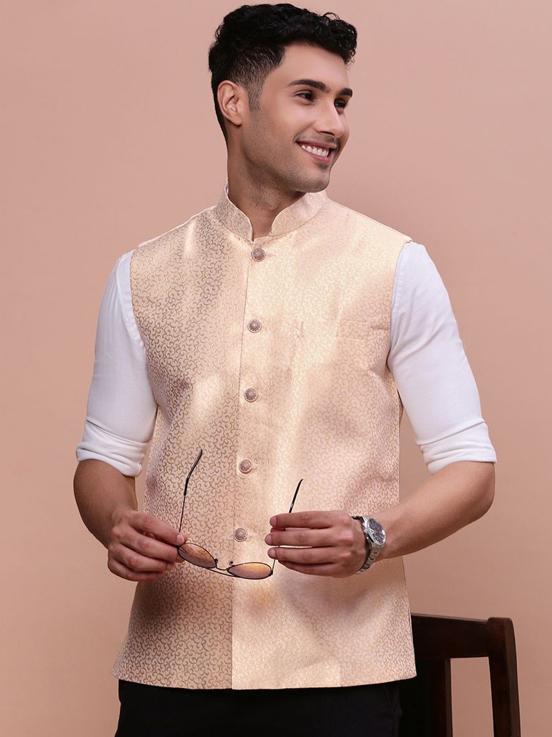 

SHOWOFF Woven-Design Men's Slim-Fit Nehru Jacket, Cream