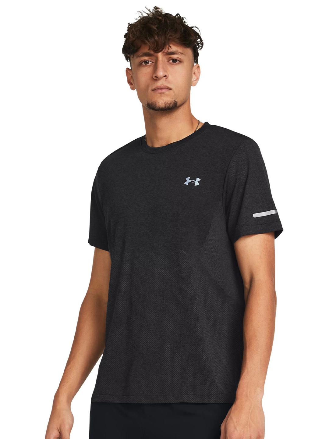 

UNDER ARMOUR Men Solid Round Neck Nylon Slim Fit Tshirt, Grey