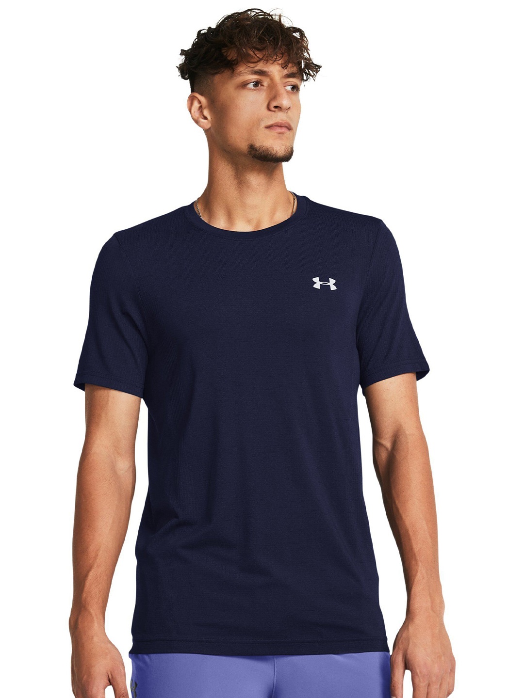 

UNDER ARMOUR Men Solid Round Neck Nylon Slim Fit Tshirt, Blue