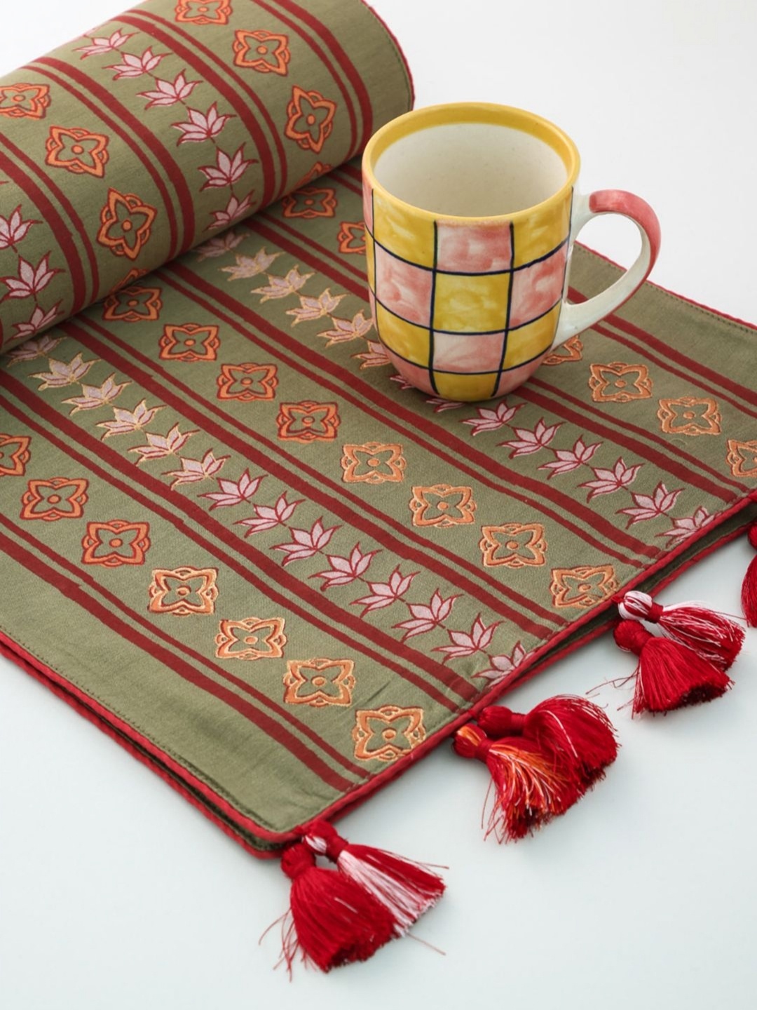 

Eyaas Green & Red Ethnic Motifs Printed Table Runner