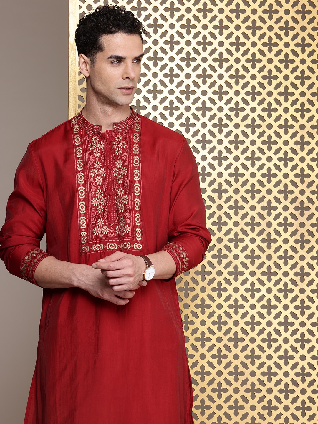 

House of Pataudi Floral Yoke Design Mandarin Collar Thread Work Jashn Kurta, Maroon