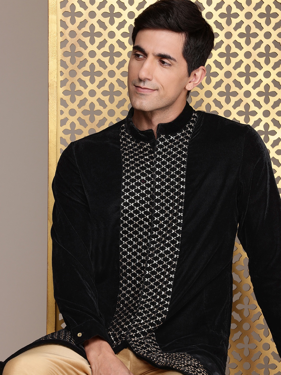 

House of Pataudi Embellished Sequinned Velvet Finish Jashn Kurta, Black