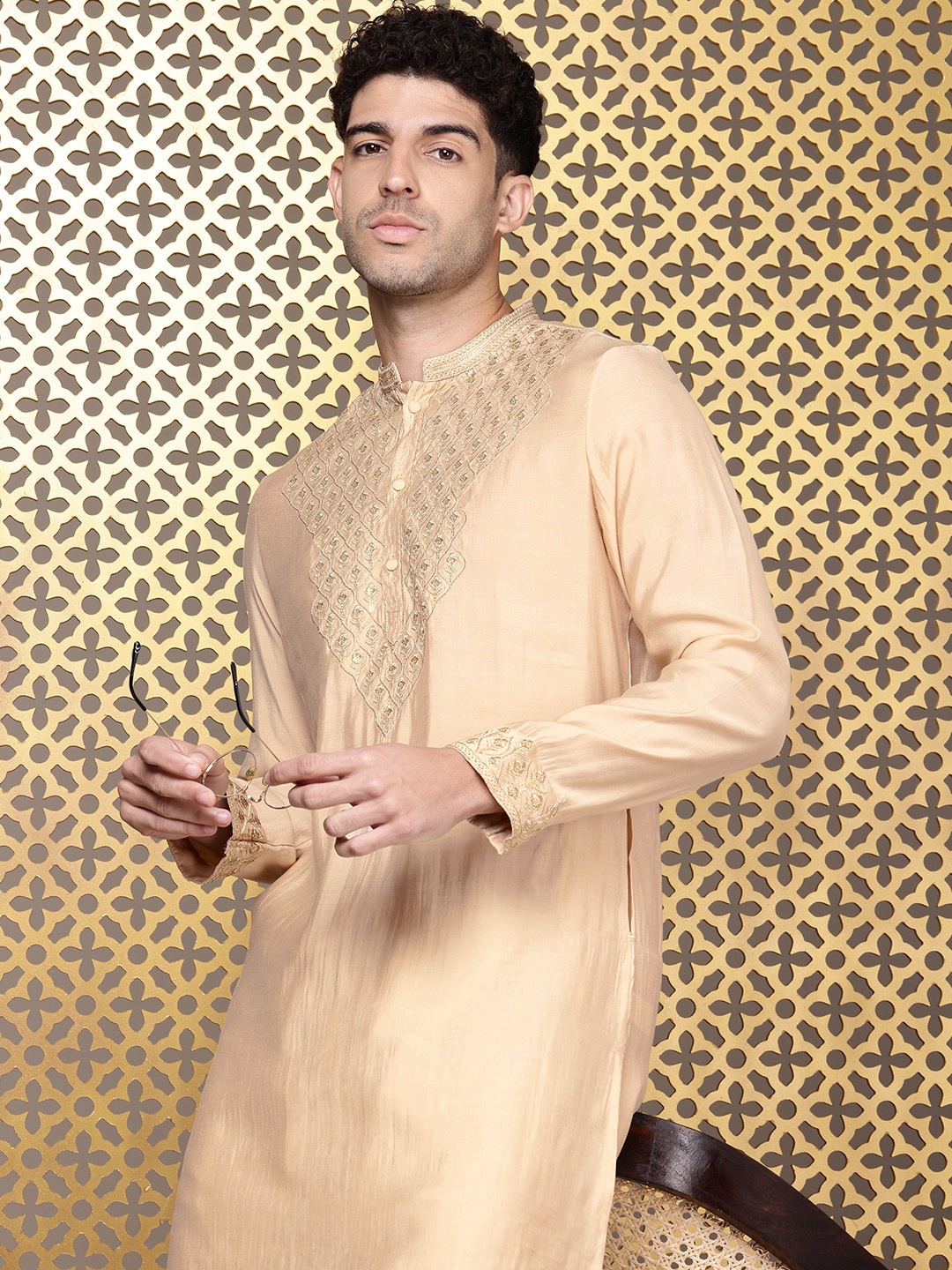 

House of Pataudi Ethnic Motifs Embroidered Sequinned Jashn Kurta, Beige