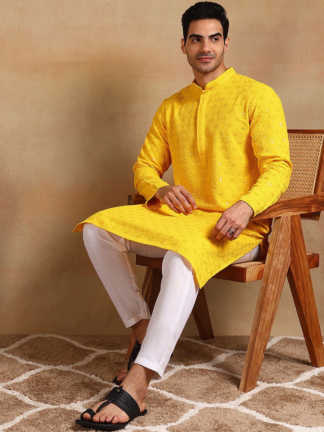 

Ethnic Bay Geometric Embroidered Sequinned Mandarin Collar Straight Kurta, Yellow