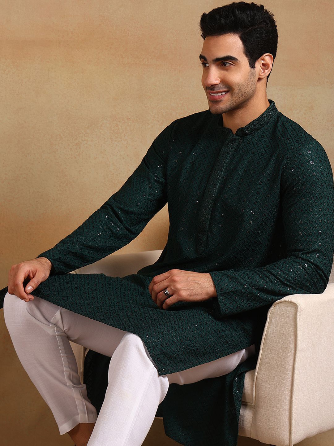 

Ethnic Bay Geometric Embroidered Sequinned Mandarin Collar Straight Kurta, Green