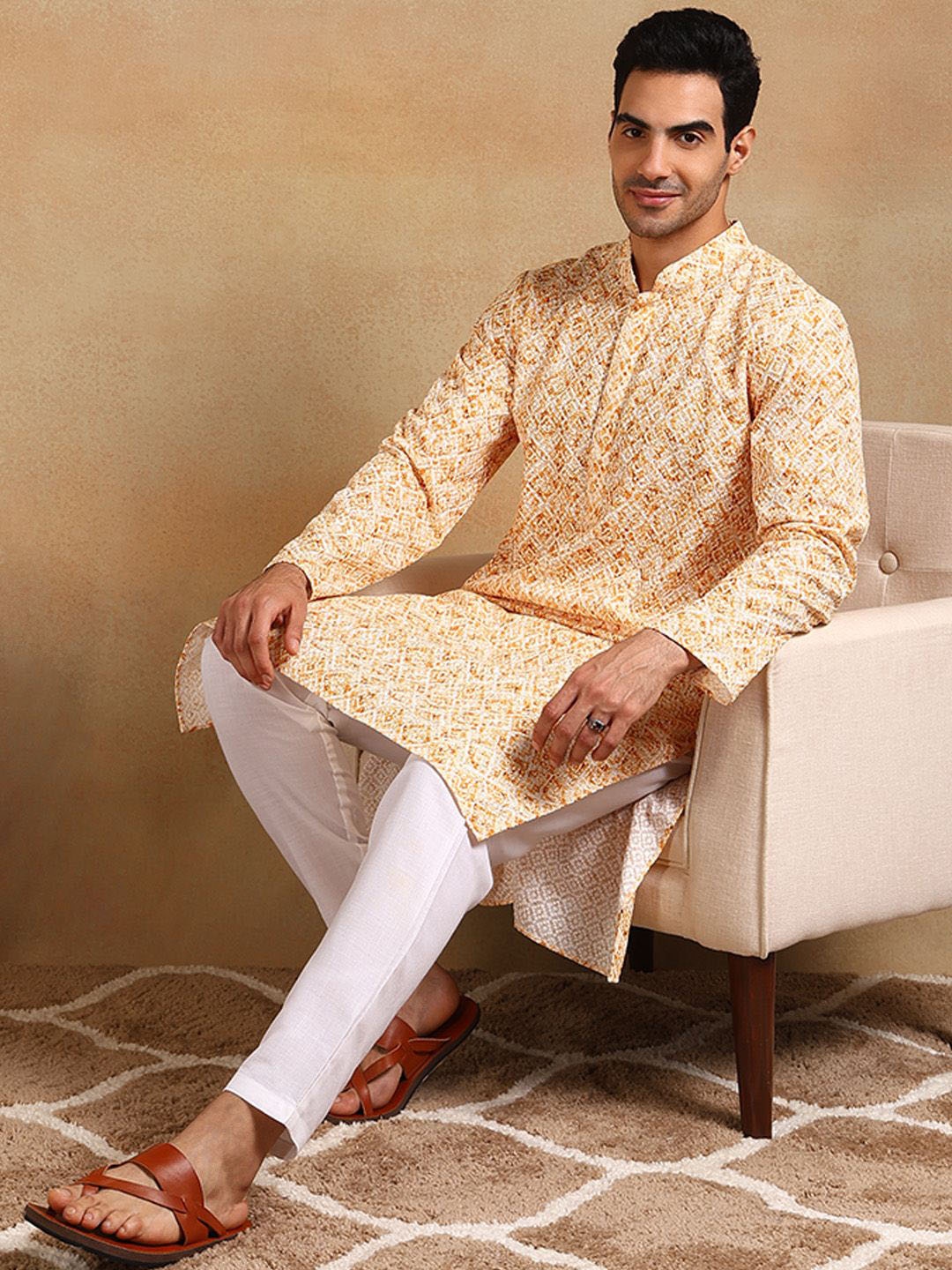 

Ethnic Bay Geometric Printed Mandarin Collar Straight Kurta, Yellow