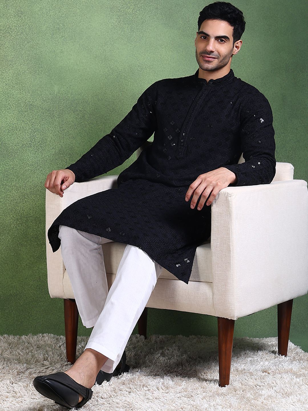 

Ethnic Bay Floral Embroidered Sequinned Mandarin Collar Straight Kurta, Black
