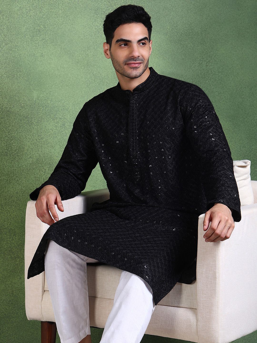 

Ethnic Bay Geometric Embroidered Sequinned Mandarin Collar Straight Kurta, Black