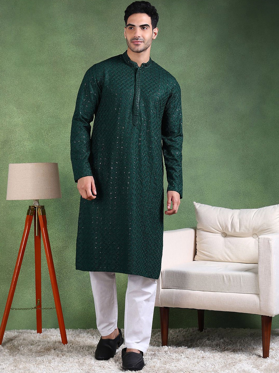 

Ethnic Bay Geometric Embroidered Sequinned Mandarin Collar Straight Kurta, Green