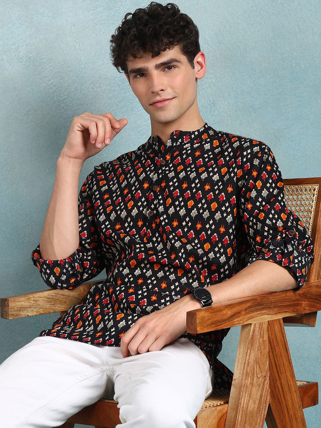 

Ethnic Bay Floral Printed Roll-Up Sleeves Mandarin Collar Straight Kurta, Black
