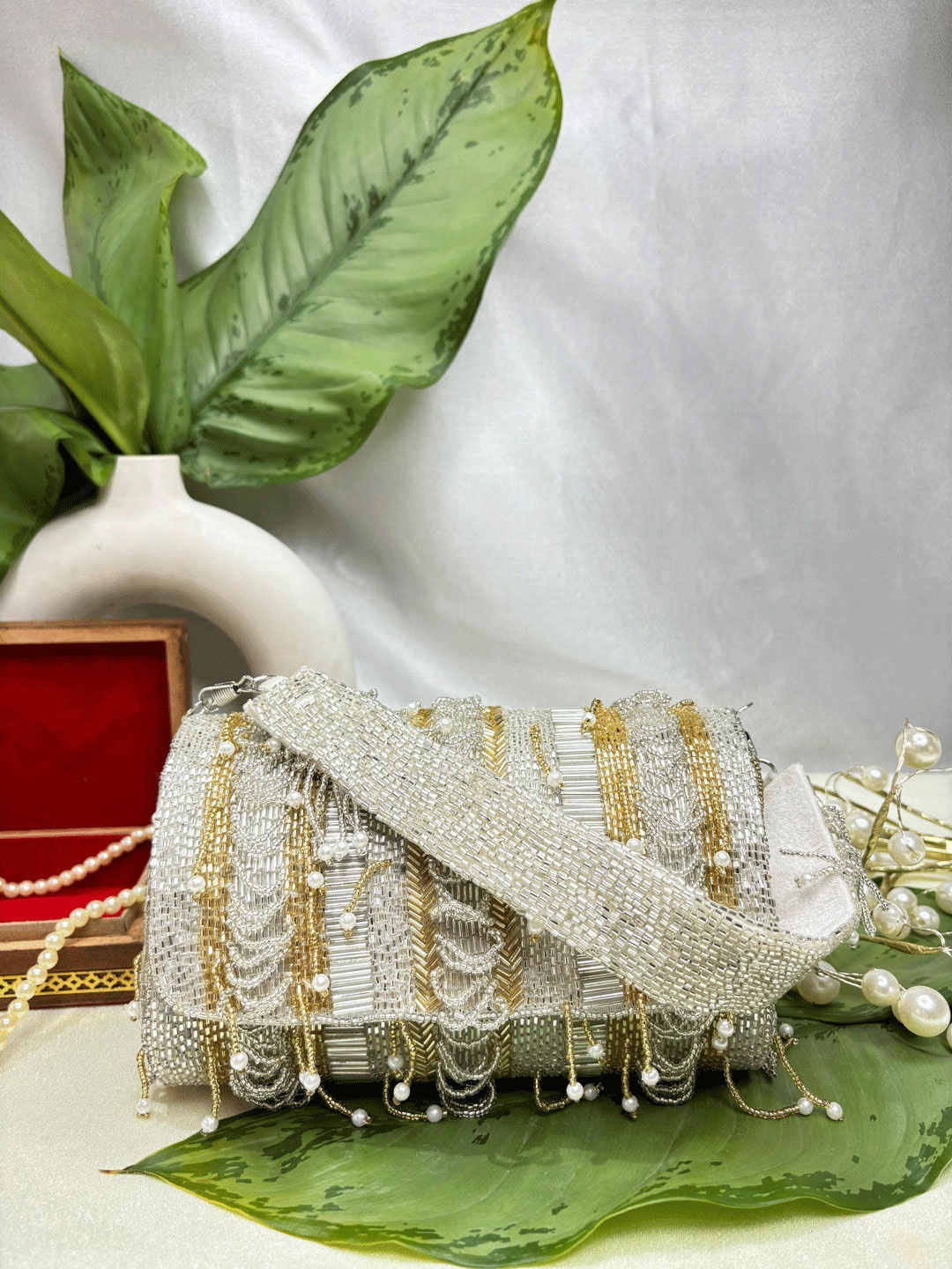 

trendy crafts Embellished Purse Clutch, Silver