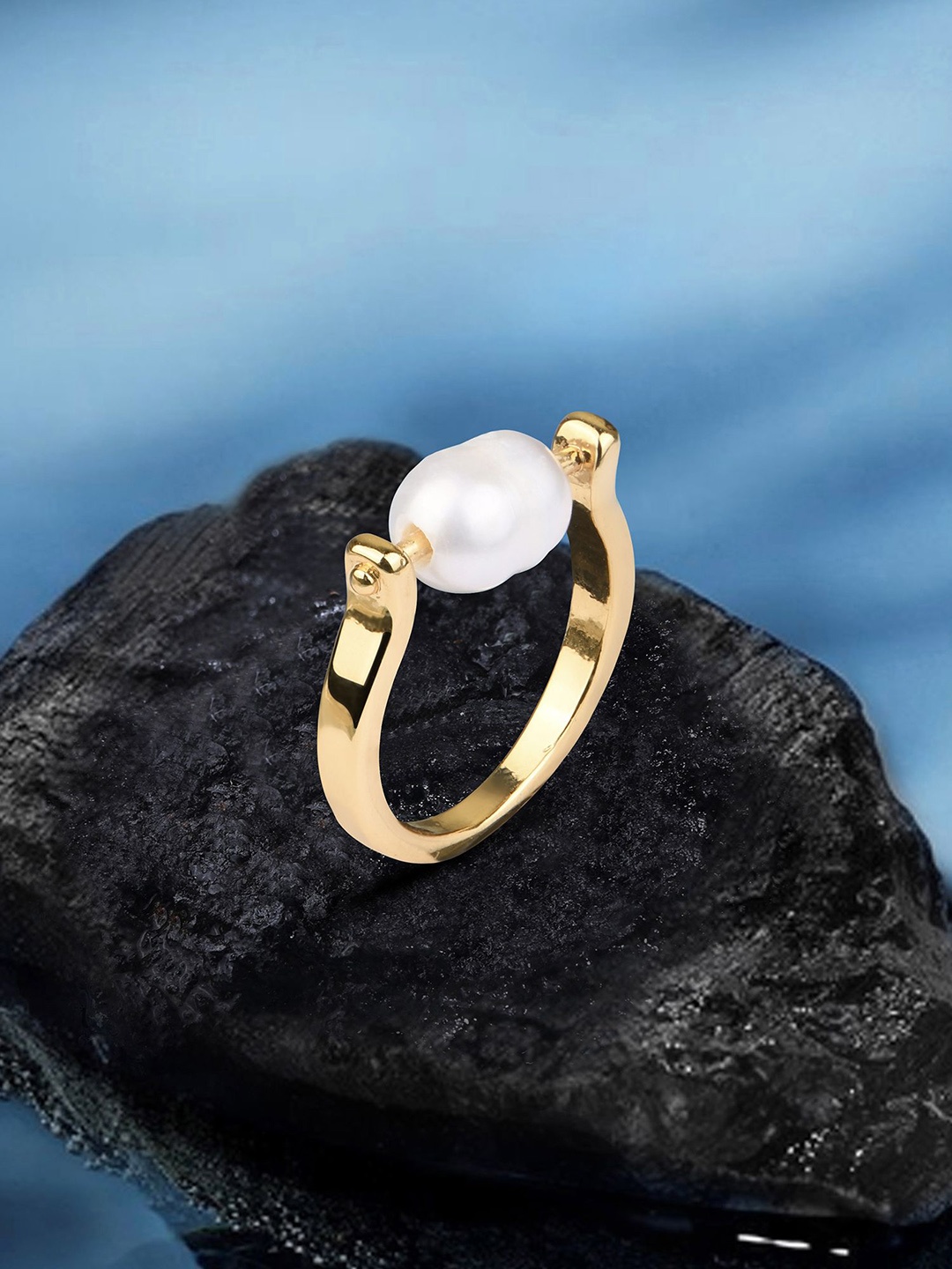 

Accessorize London Z Gold Plated Spin Pearl Ring