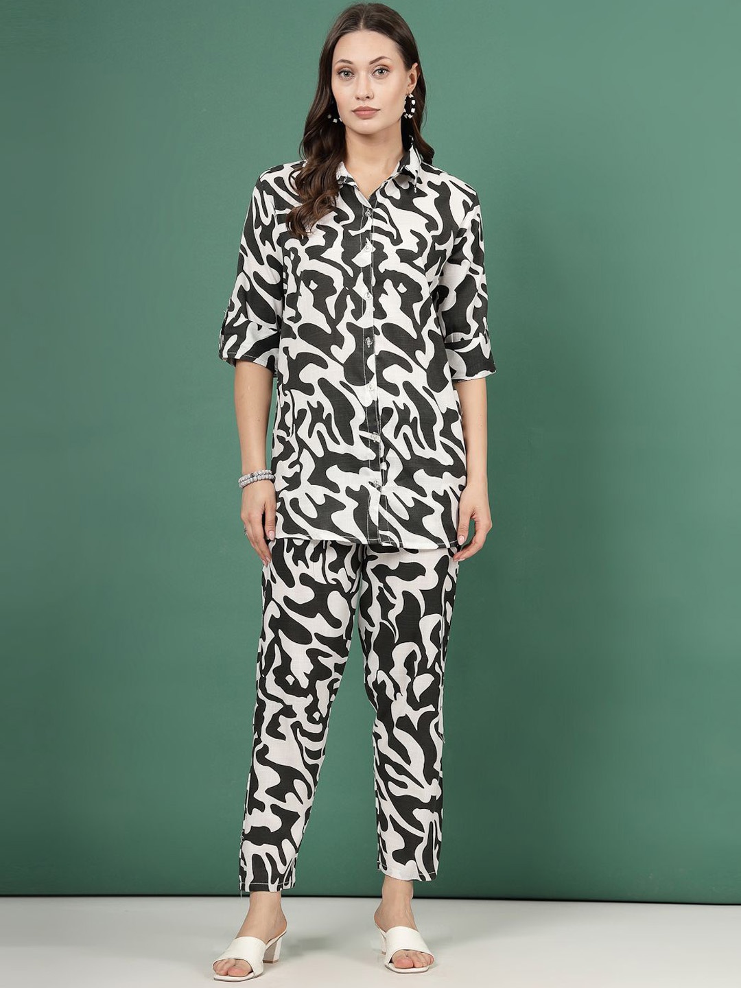 

Clora Creation Abstract Printed Shirt & Trouser, Black