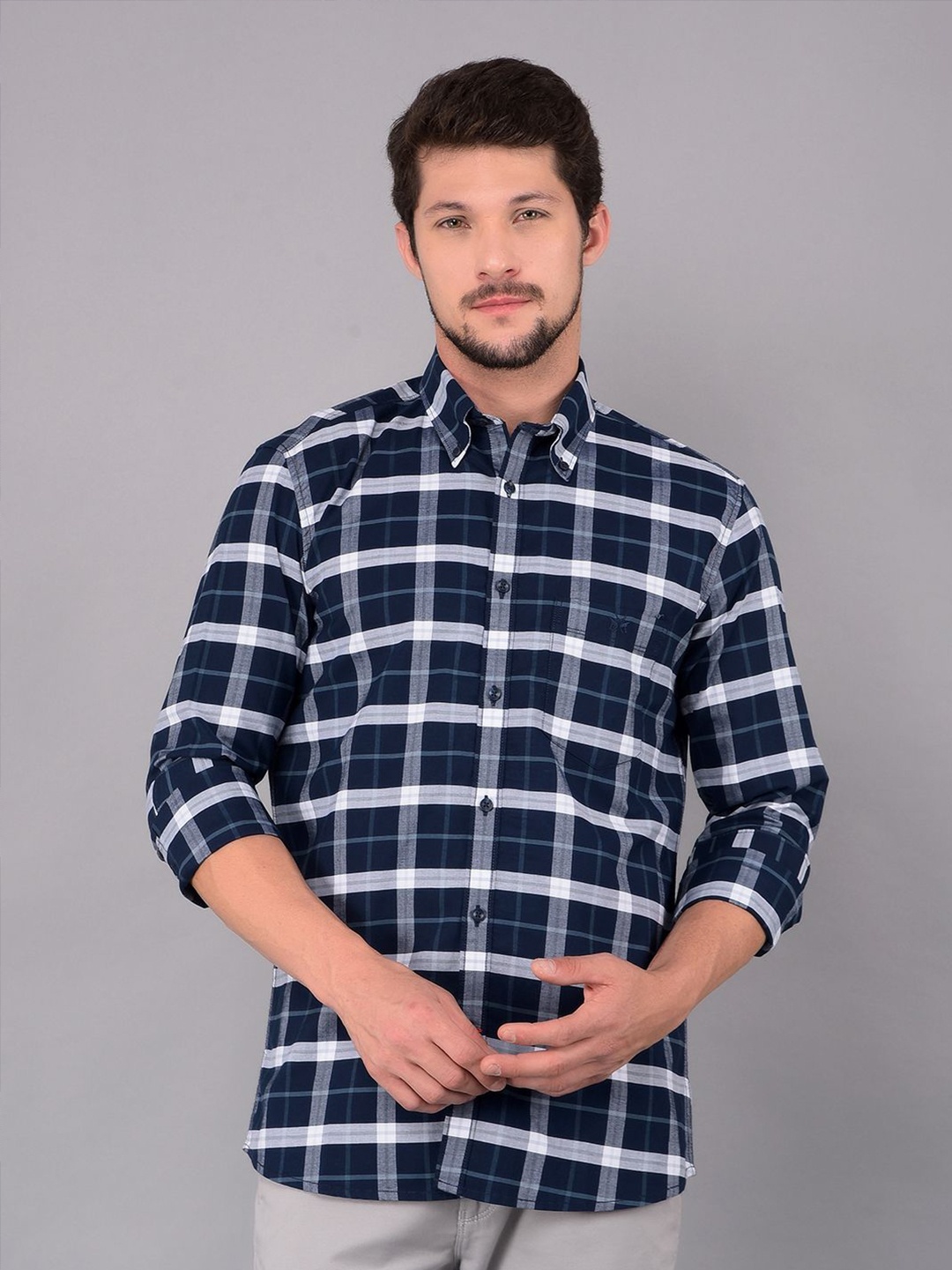 

Crimsoune Club Men Classic Slim Fit Opaque Checked Casual Shirt, Navy blue