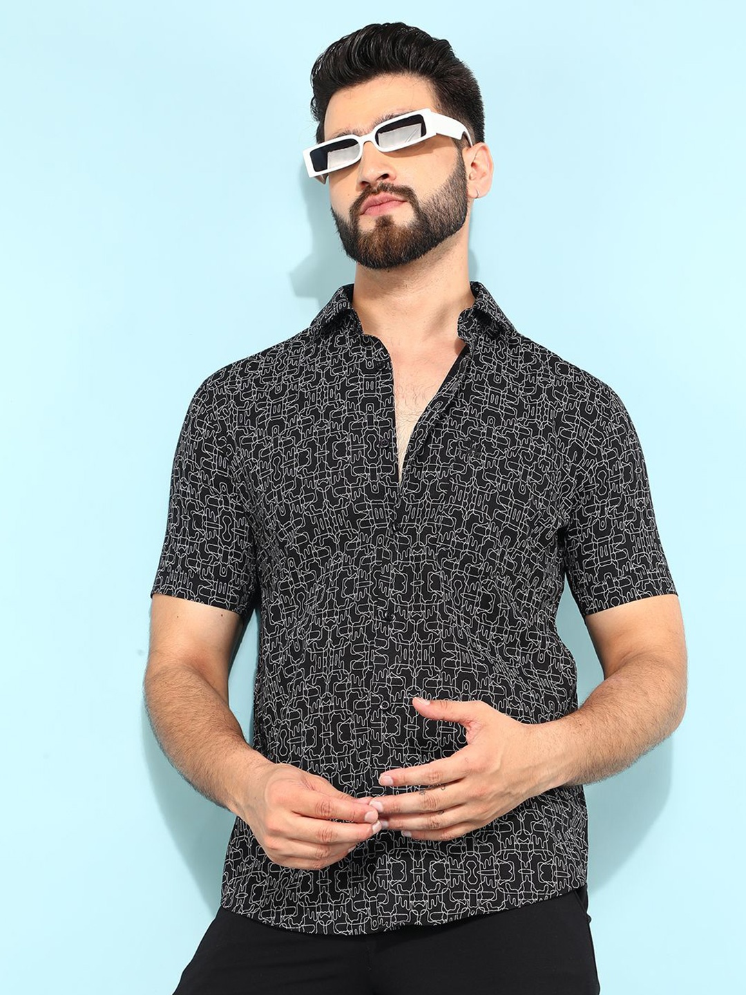 

Crimsoune Club Men Classic Slim Fit Floral Opaque Printed Casual Shirt, Black