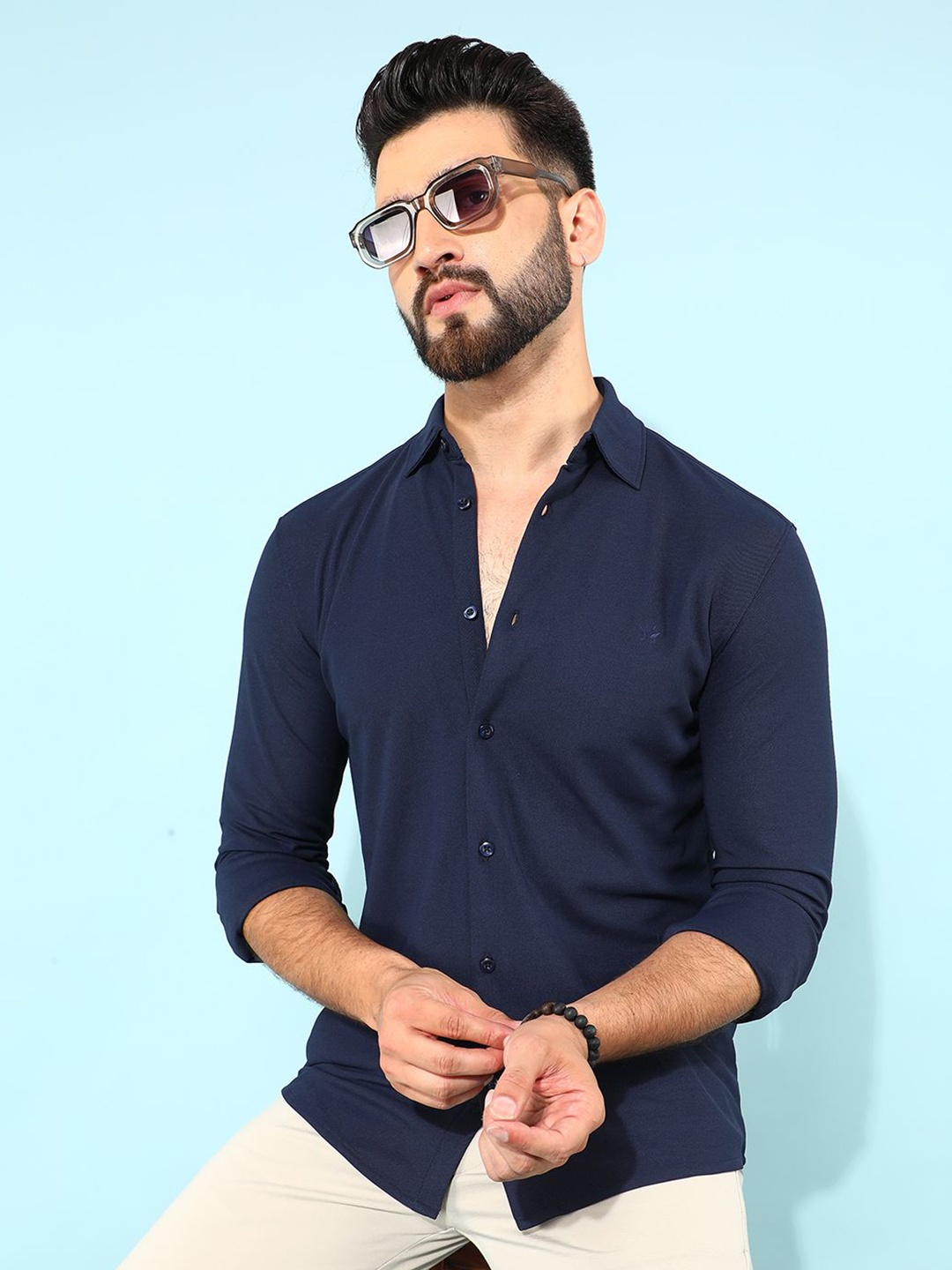 

Crimsoune Club Men Classic Slim Fit Casual Shirt, Navy blue