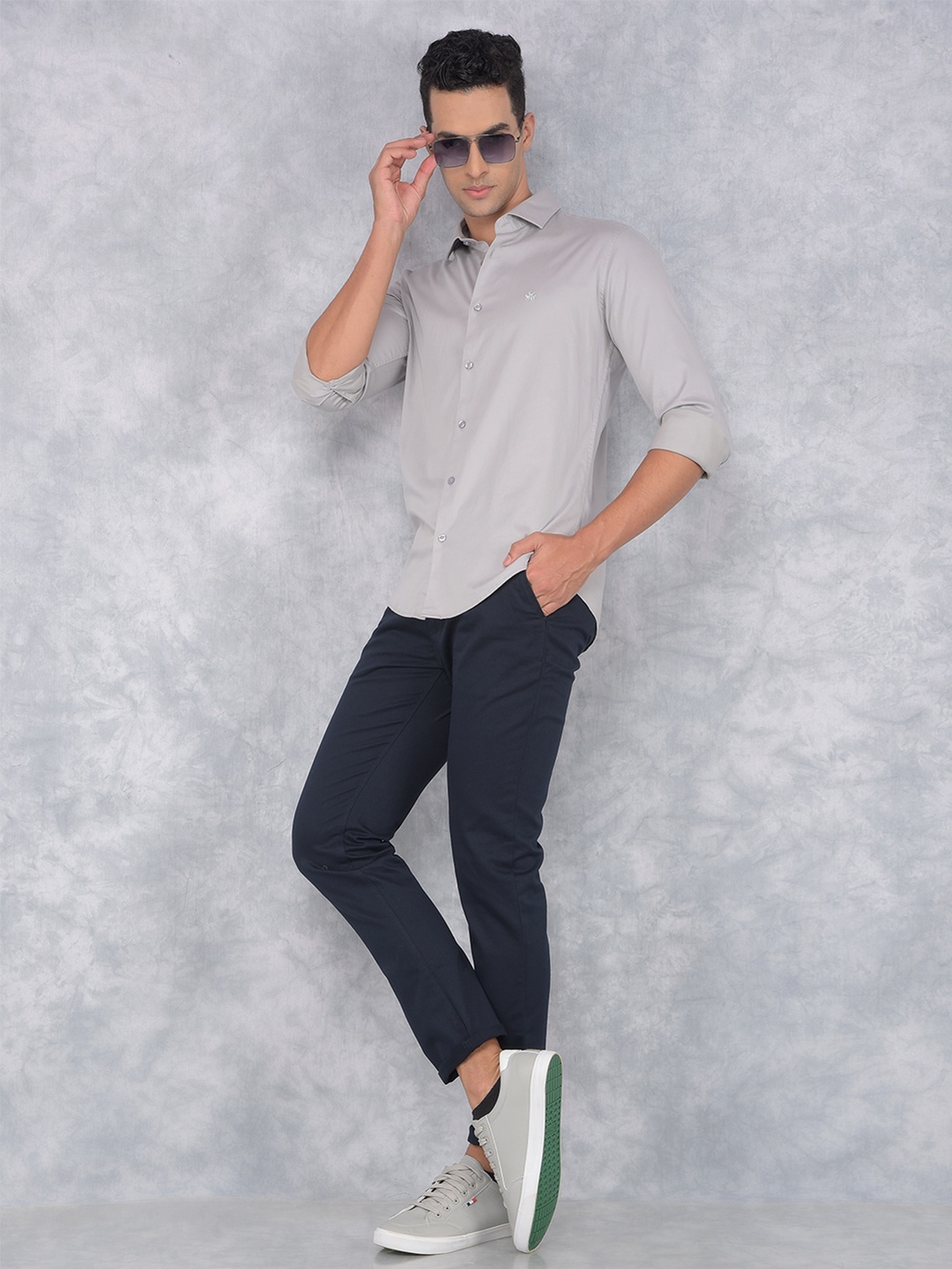 Crimsoune Club Men Classic Slim Fit Opaque Casual Shirt, Grey