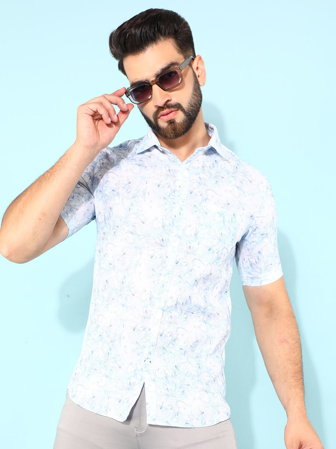 

Crimsoune Club Men Classic Slim Fit Floral Opaque Printed Casual Shirt, Blue