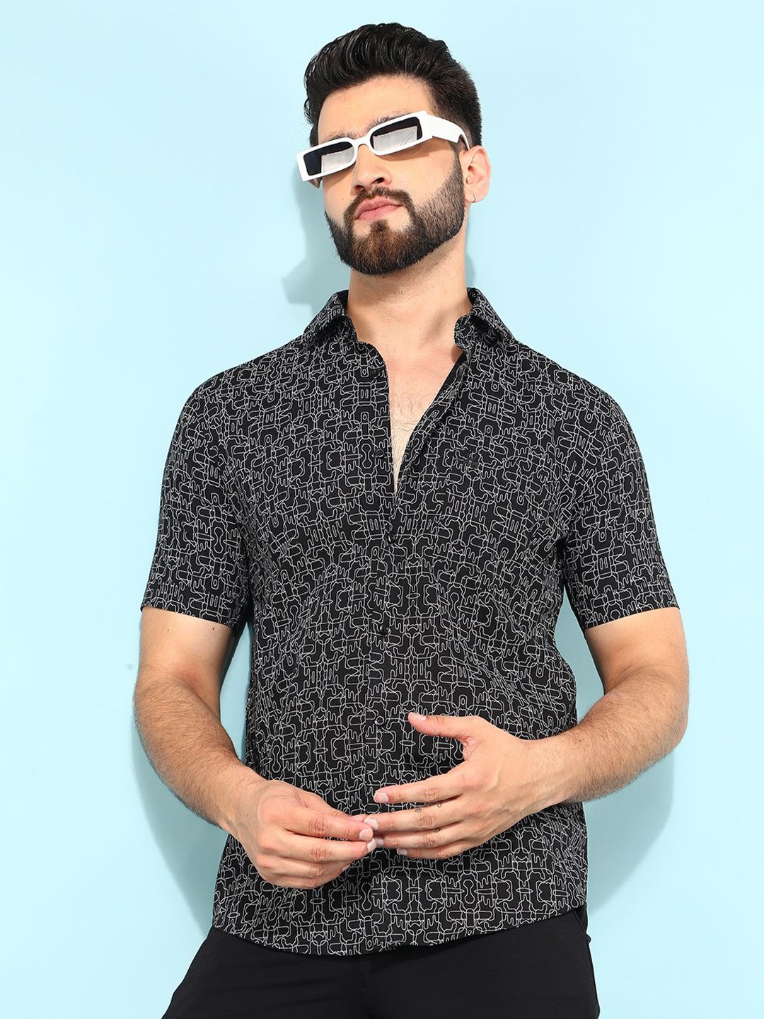 

Crimsoune Club Men Classic Slim Fit Floral Opaque Printed Casual Shirt, Black