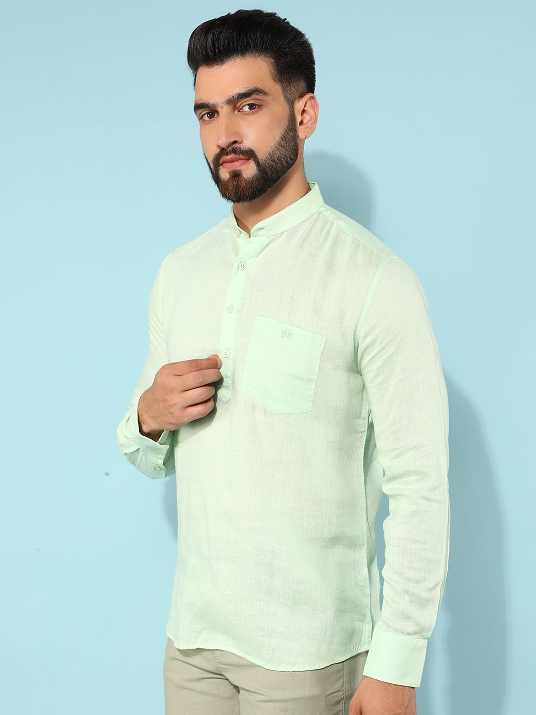 

Crimsoune Club Men Classic Slim Fit Opaque Casual Shirt, Green