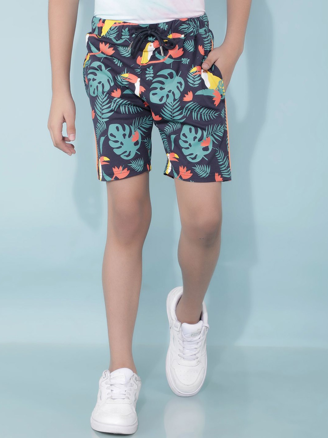 

Crimsoune Club Boys Floral Printed Slim Fit Mid Rise Above Knee Shorts, Navy blue