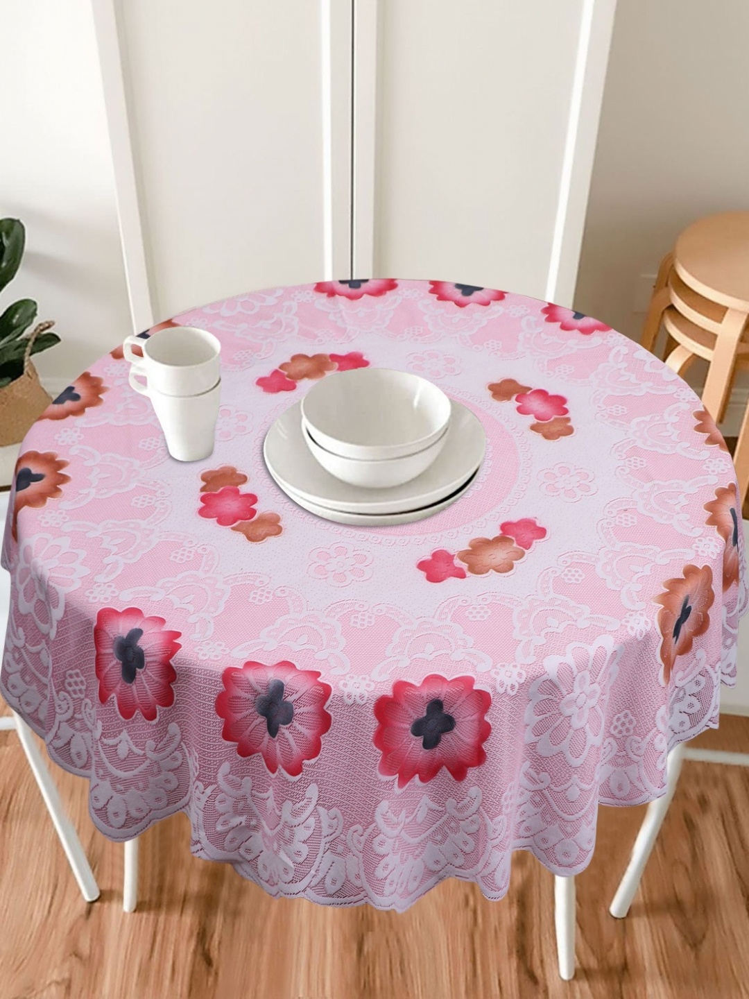 

LooMantha Pink & Blue Floral Cotton Round 4-Seater Table Cover