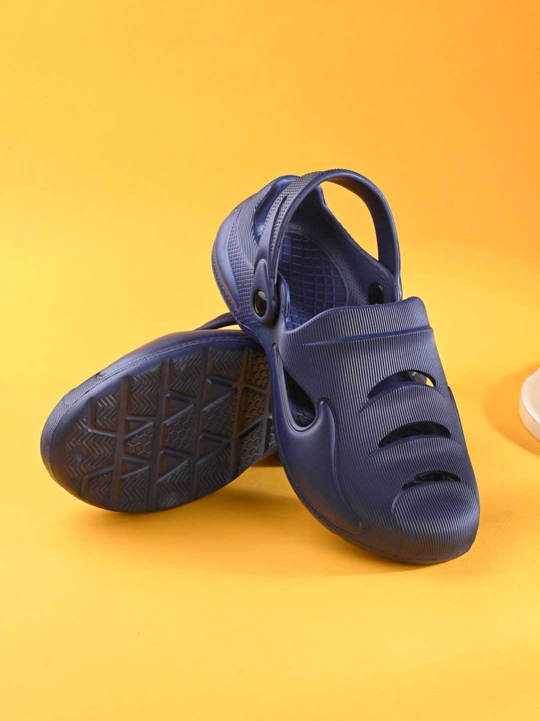 

Big Fox Men Self-Design Clogs, Blue