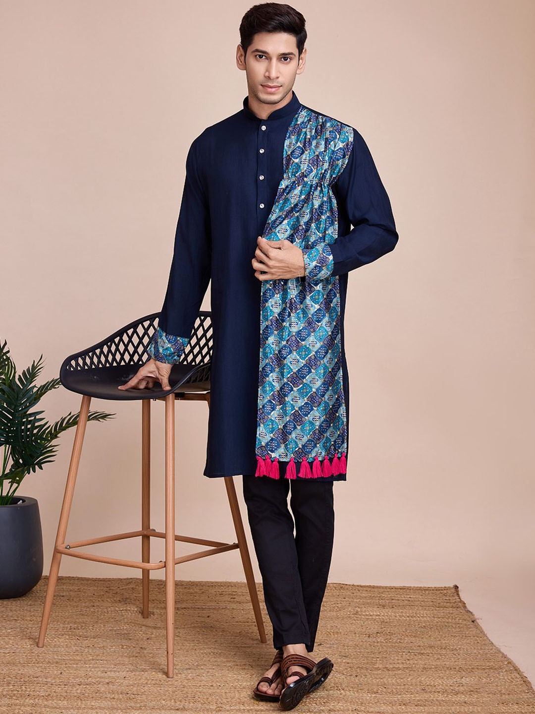 

SHUBHVASTRA Mandarin Collar Straight Kurta with Dupatta, Navy blue