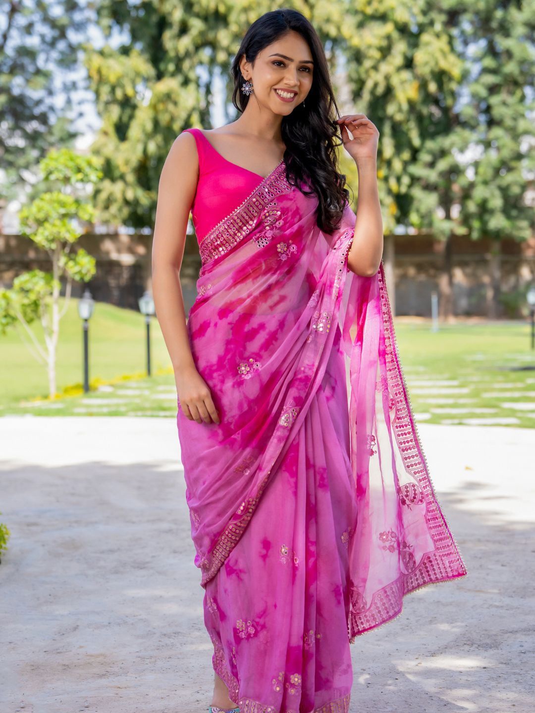 

PRETTY PALLU Tie & Dye Embellished Mirror Work Saree, Pink