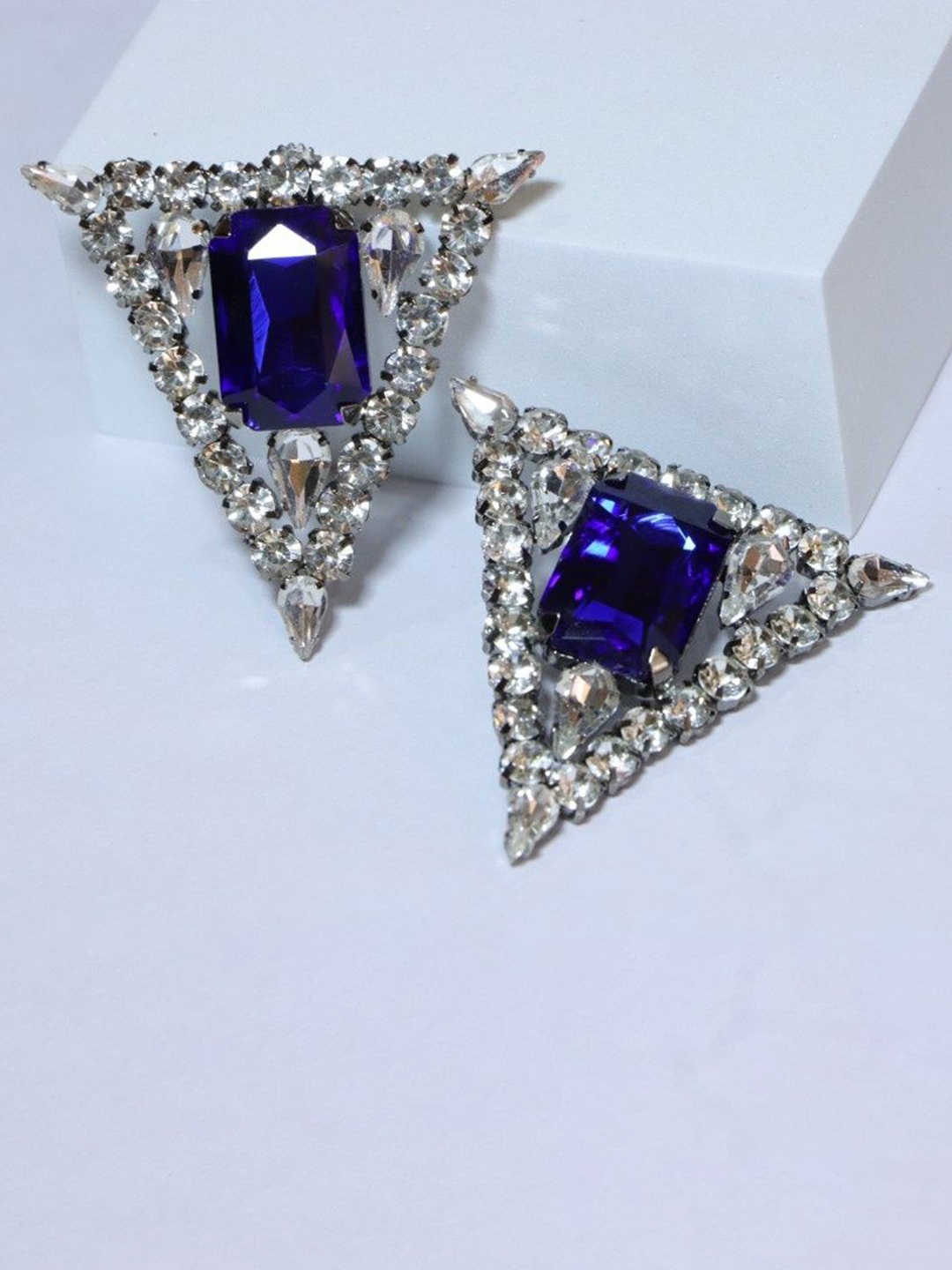 

AMADA JEWELS Silver-Plated Triangle Sapphire Crystals Studs Earrings, Blue