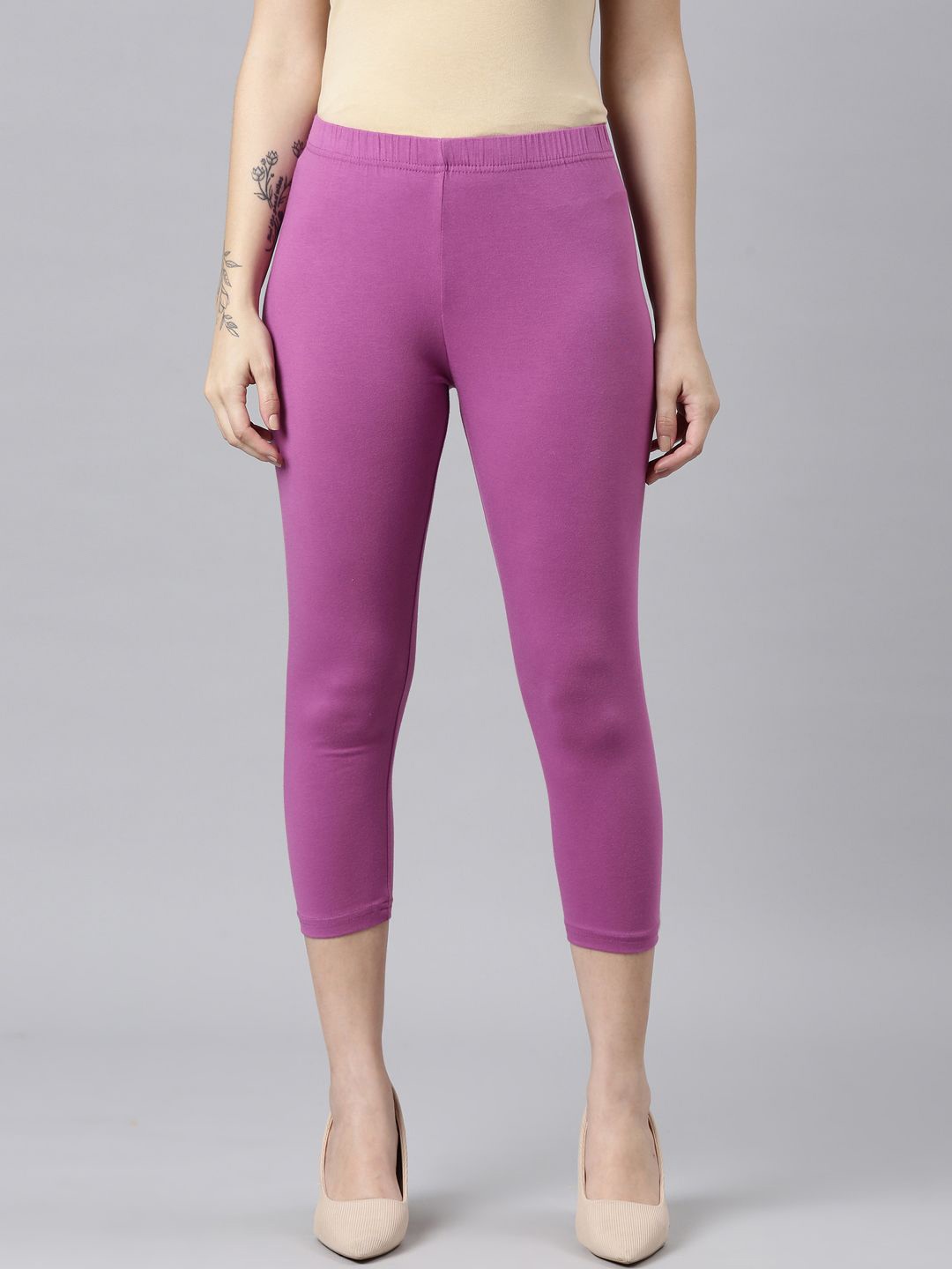 

DIXCY SCOTT Slimz Women Solid Mid Rise Slim Fit Three-Fourth Length Leggings, Purple