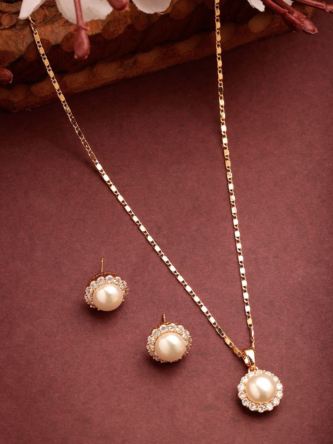 

RARE1STUDIO Gold Plated Faux Pearls Studded Jewellery Set
