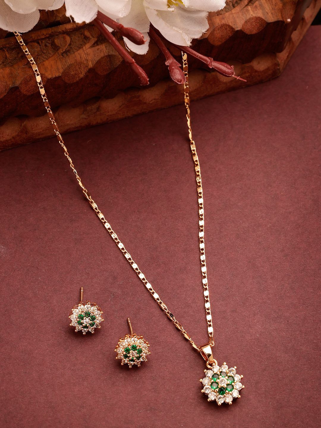

RARE1STUDIO Gold-Plated Stone Studded Pendant jewellery Set