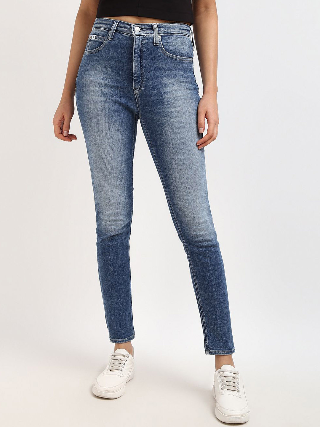 

Calvin Klein Jeans Women Skinny Fit High-Rise Heavy Fade Jeans, Blue