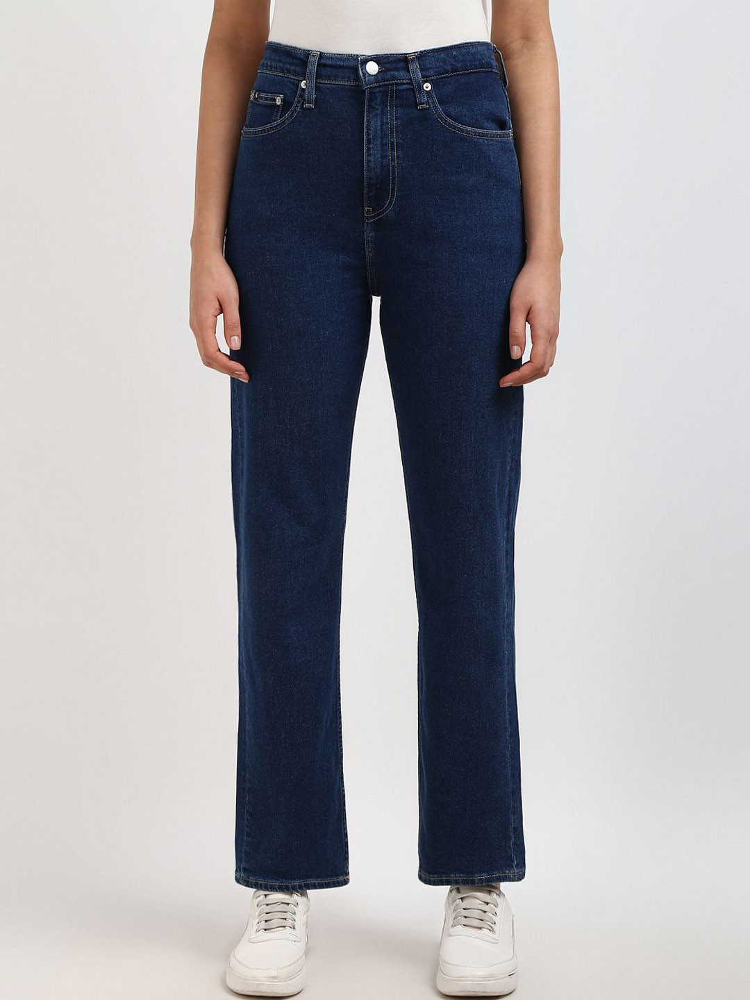 

Calvin Klein Jeans Women Regular Fit Mid-Rise Clean look Jeans, Blue